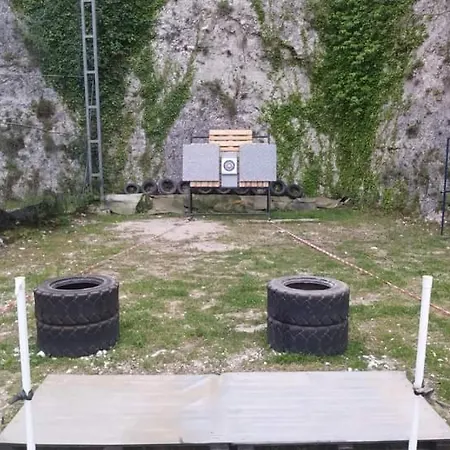 Campeggio Area Multisport E *